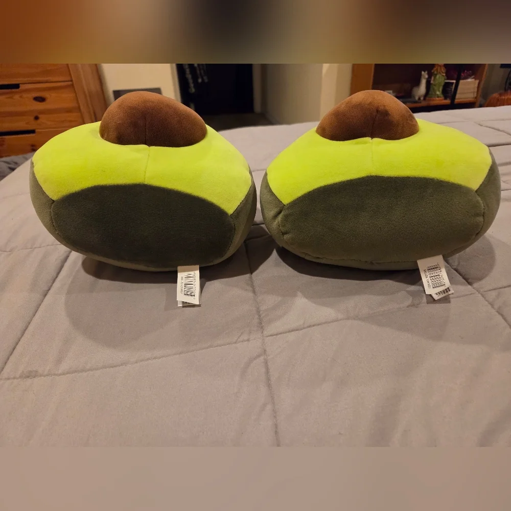 SET OF TWO - PLUSH ADORABLE AVOCADO HALVES (BOTH WITH THE SEED IN THEIR TUMMY) - Picture 6 of 11